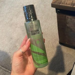 Soo’Ae replenishing cucumber mist